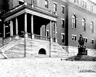 Mary statue in first location in front of O'Kane in 1904