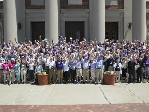alumni cheering