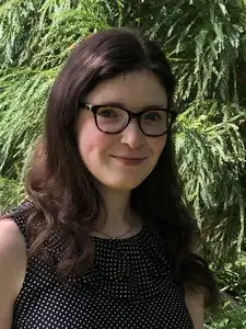 Joanna Linzer headshot.