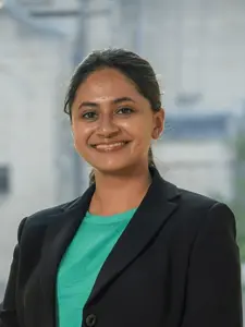 A headshot of Fatima Aqeel