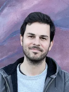 Headshot of Rodrigo Fuentes.