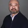 Faculty headshot of Oliver de la Paz.