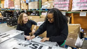 Two students volunteer at the Roanoke Rescue Mission